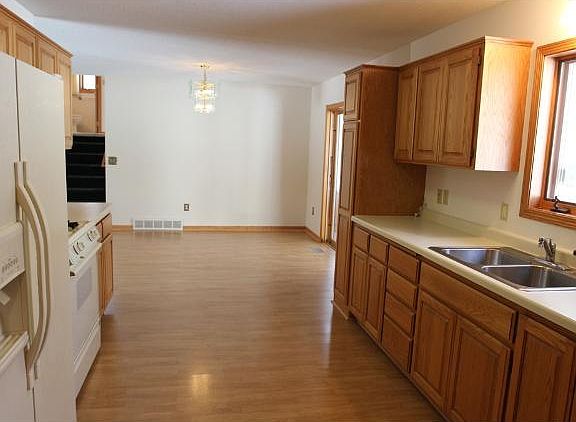5th image of 13409 Norway Dr