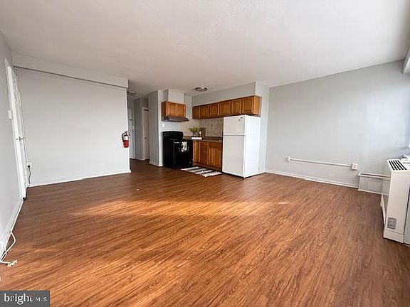 2nd image of 1111 Barclay Towers