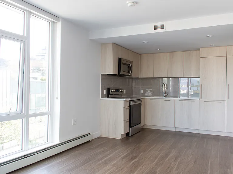 1668 Davie St #D — Photo 5