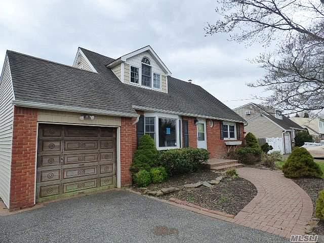 1st image of 54 Sylvia Dr