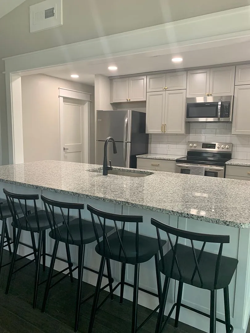 3 Bedroom 2 Bath Home in Kill Devil Hills available NOW! — Photo 3
