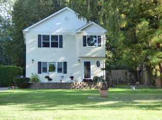 34 Reynolds Dr, Eatontown, NJ 07724