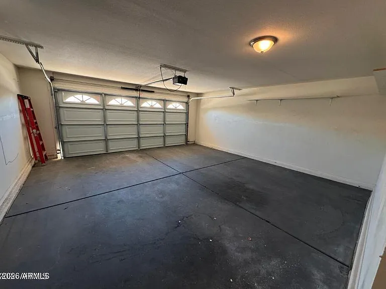 1470 W Armstrong Way — Photo 36