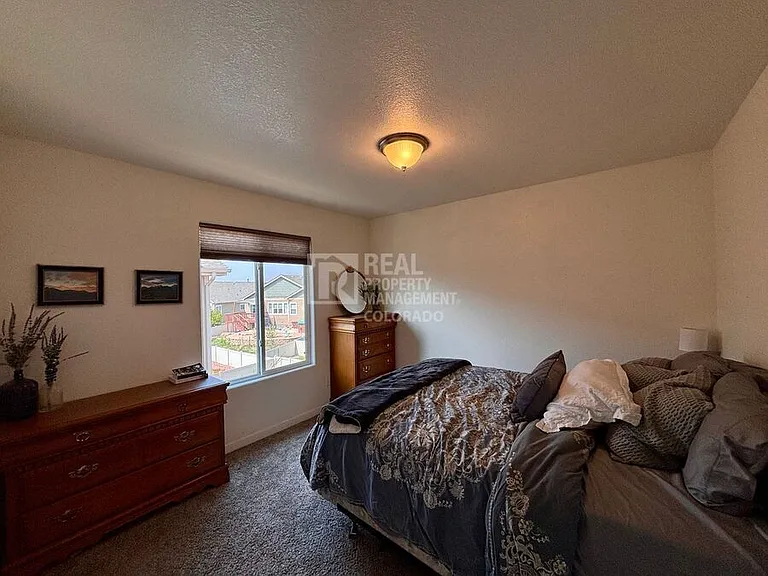 914 Antrim Loop — Photo 13