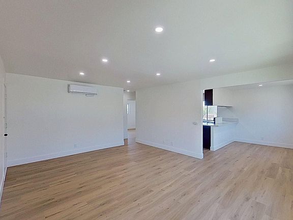 4th image of 1632 Picadilly Way APT D