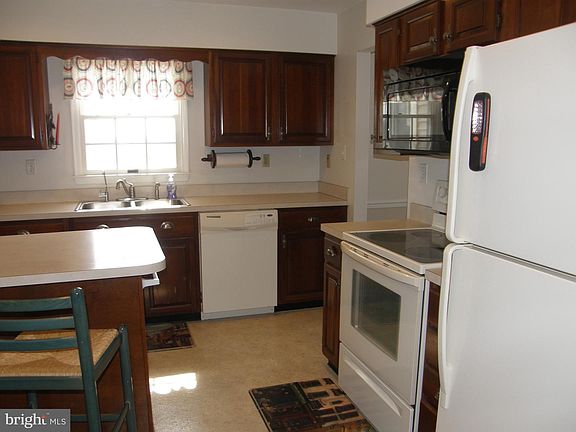 4th image of 104 Overlook Dr