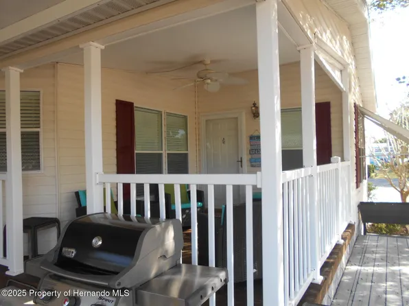 8305 Weatherford Ave, Brooksville, FL 34613