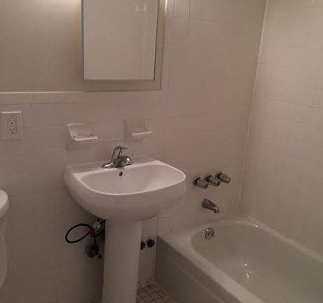 2nd image of 641 Mac Donough St