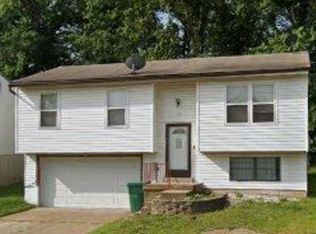228 Green Jade Estates Dr, Fenton, MO 63026