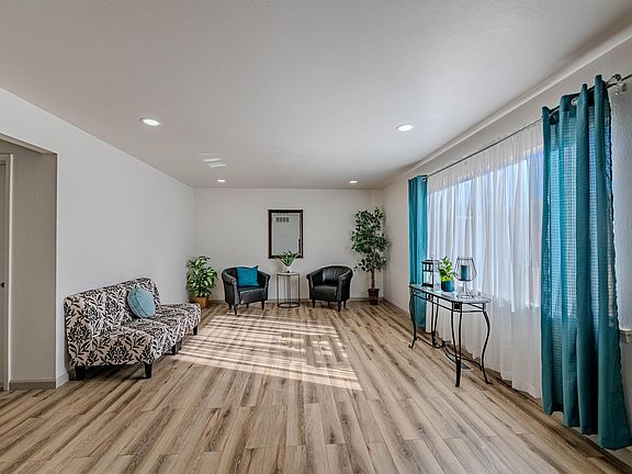 4th image of 2404 Cagua Dr NE