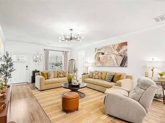 2nd image of 3895 Shelleydale Dr