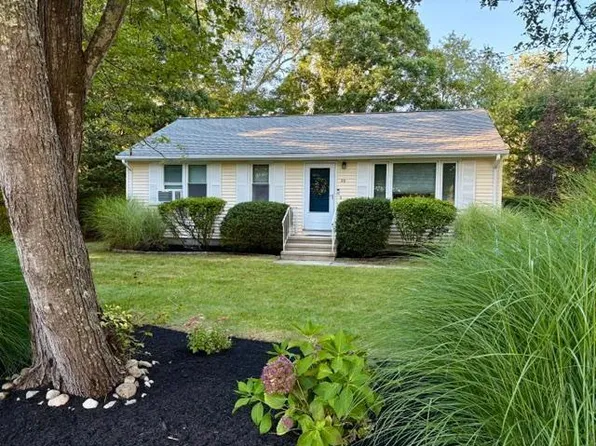 39 Tidewater Dr W, South Kingstown, RI 02879