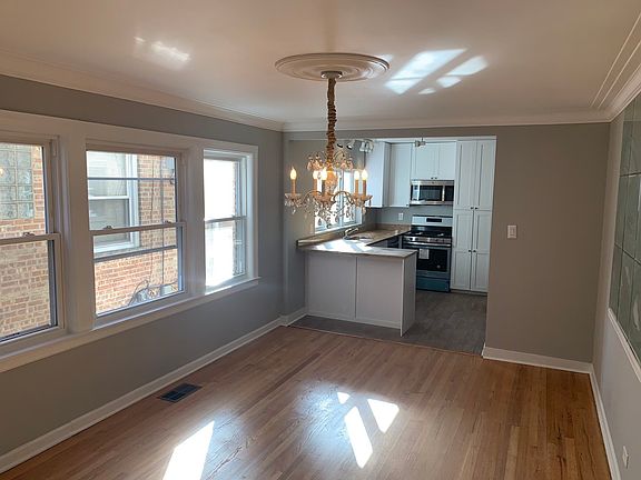 4th image of 6234 N Whipple St #1