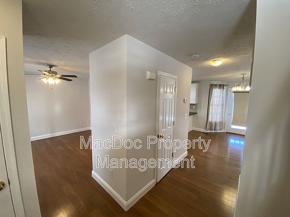3rd image of 10809 Hamiltons Crossing Dr