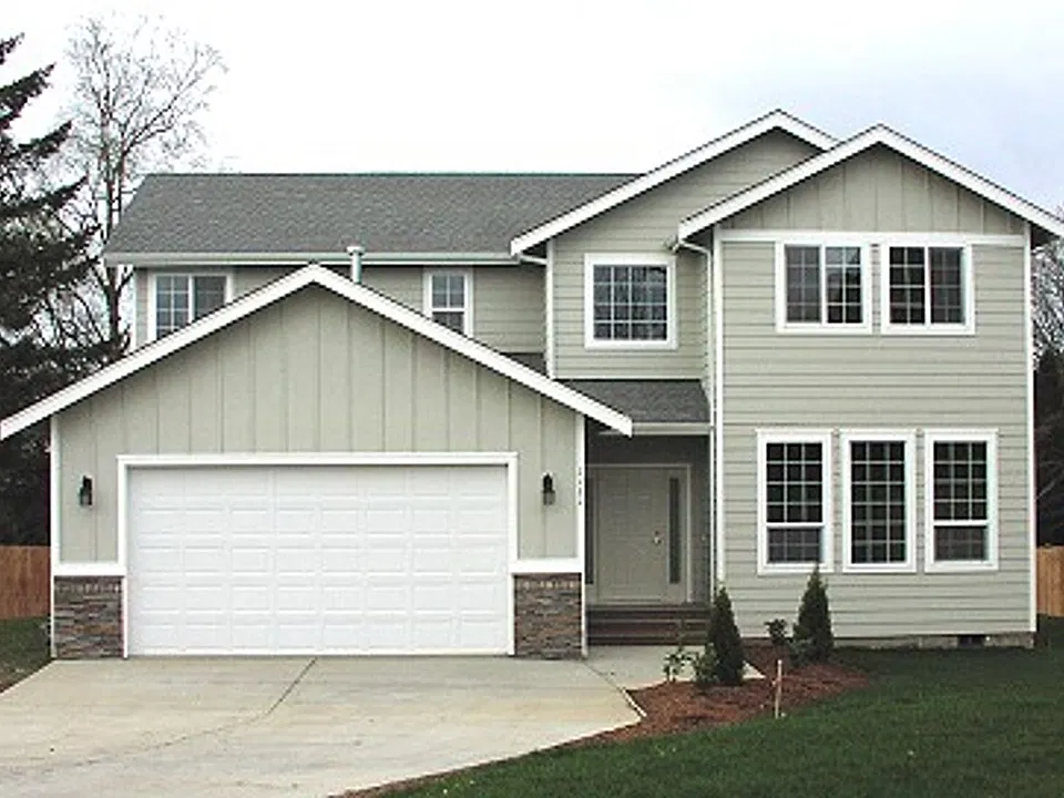2282 Gardiner Dr