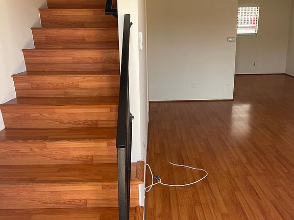 2nd image of 225 N Isabel St #5