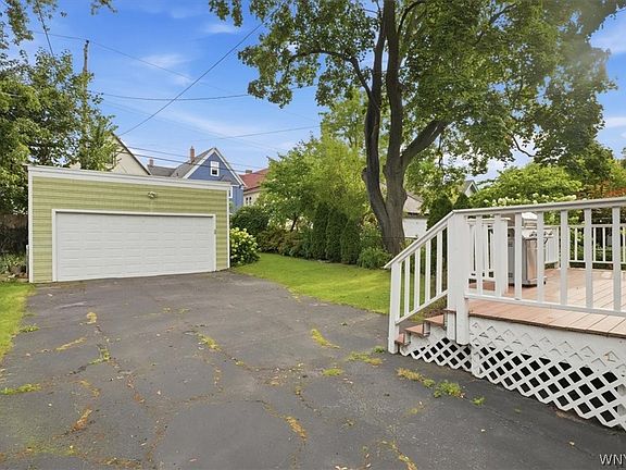 3rd image of 160 Dorchester Rd