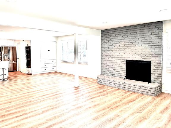 2nd image of 16931 Itasca St