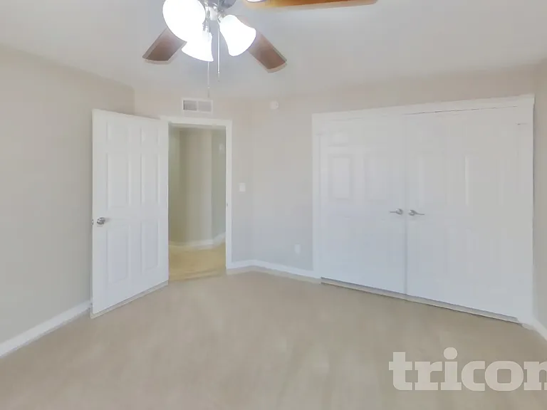 6237 W Marconi Ave — Photo 8
