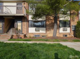 733 Cricket Ln, Woodbridge, NJ