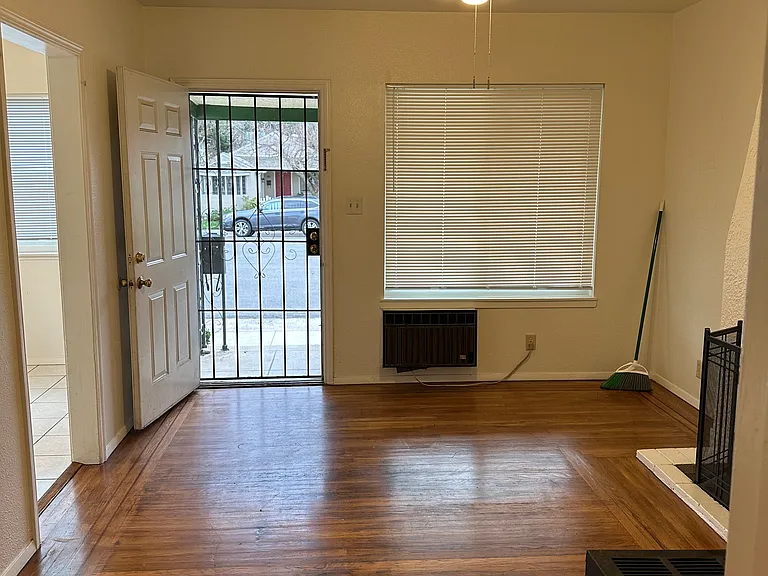 1811 Commercial Way #A — Photo 19