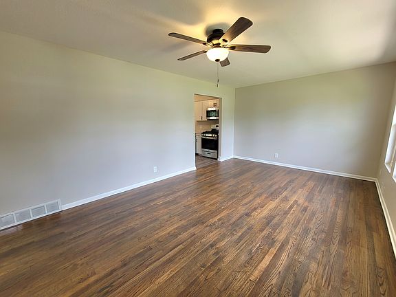 5th image of 3952 Marie Dr
