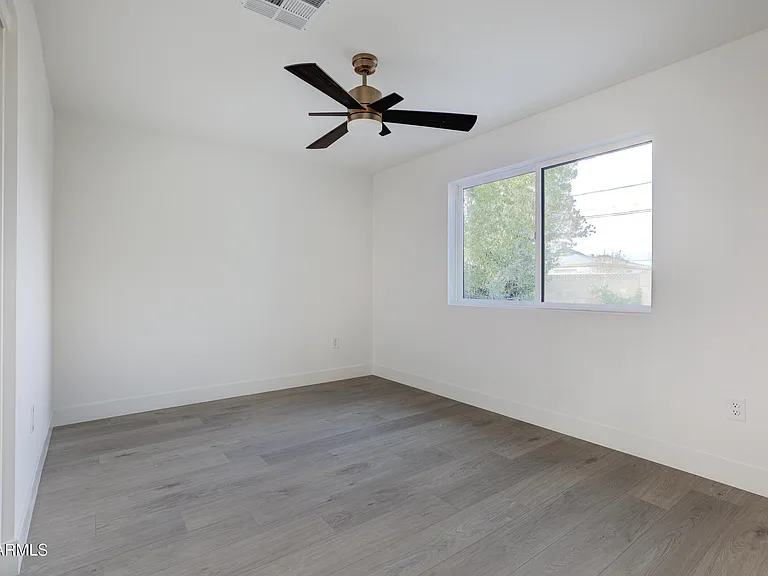 4235 N 35th Way — Photo 20
