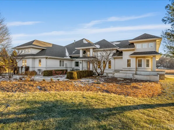 43W795 Willow Creek Dr, Elburn, IL 60119