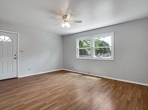 3rd image of 142 Ann Ct Unit A