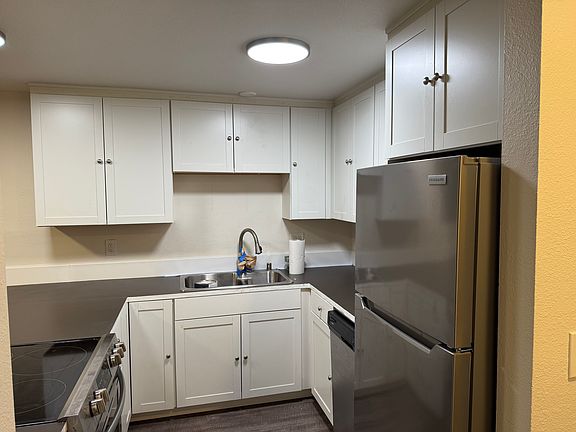 2nd image of 1315 Girard St Ste 4