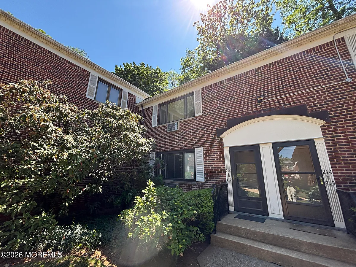 Building Photo - 216 Manor E #3538