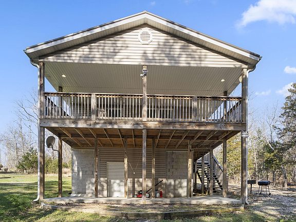 4th image of 942 Lake Forest Drive