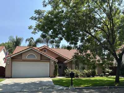 9282 N Green Meadows Ln, Fresno, CA, 93720