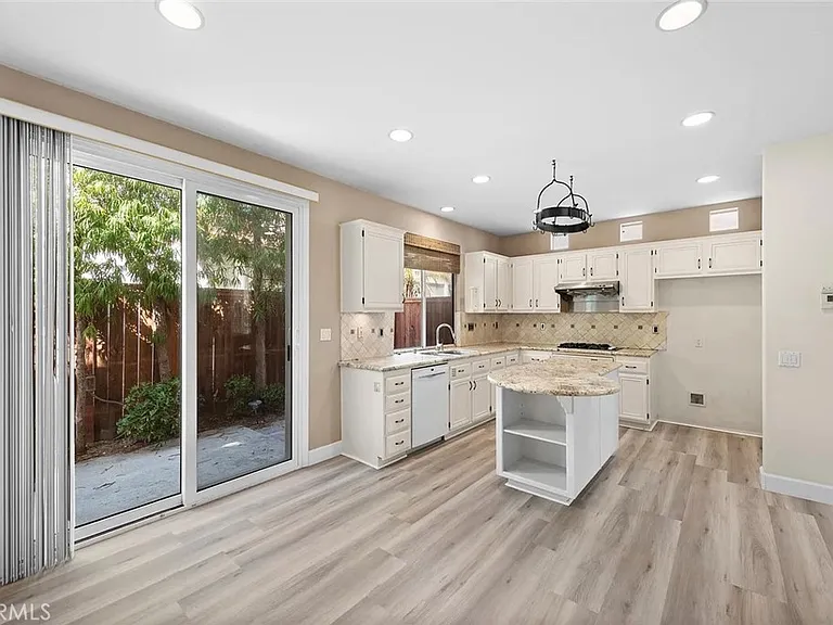 39 Colony Way — Photo 12