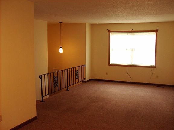 3rd image of 3412 Cindy Ln