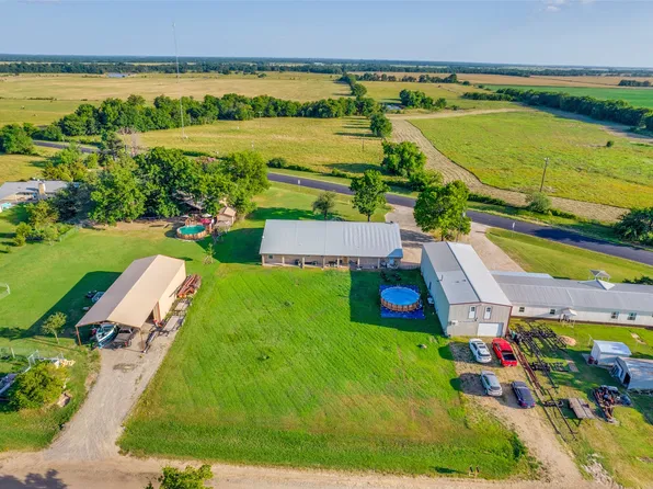 1590 Farm Road 2352, Sumner, TX 75486