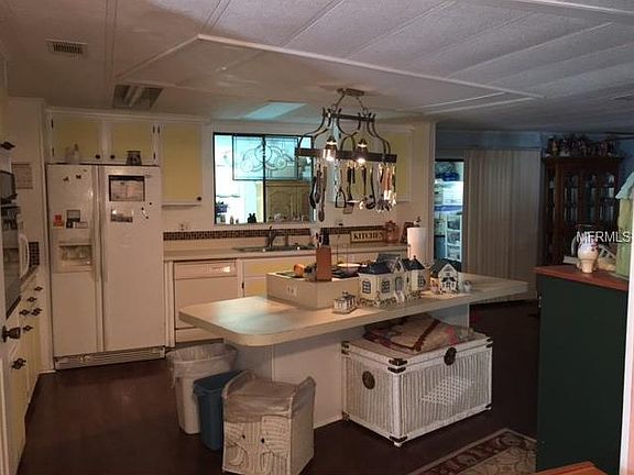 4th image of 32 Magnolia Ln