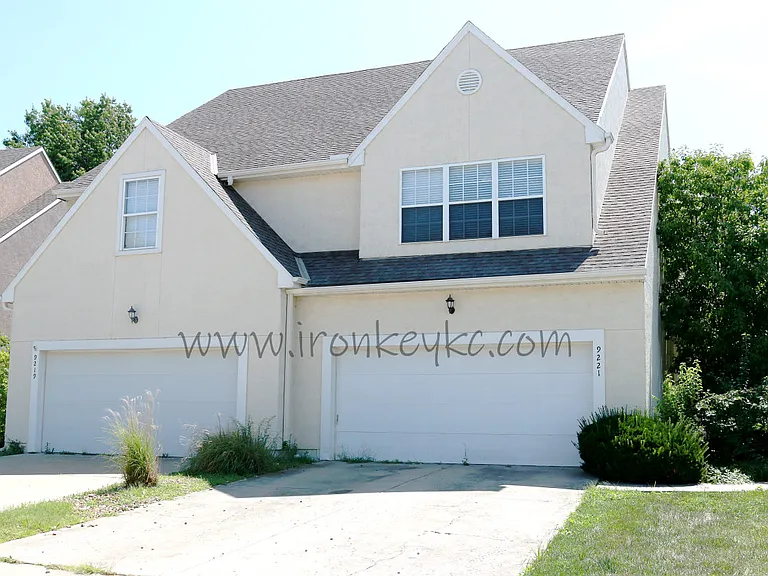 9221 Boehm Dr — Photo 1
