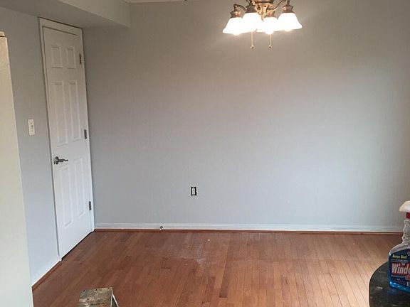 4th image of 117 Creekside Commons Ct