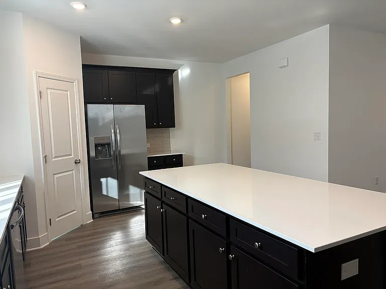 3227 Aberdeen Row — Photo 30