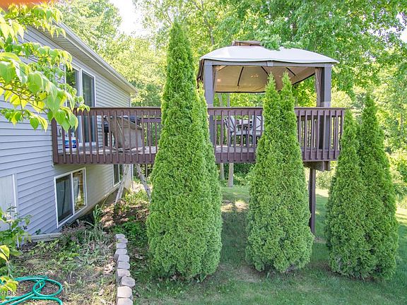 5th image of 2140 Winston View Dr NE
