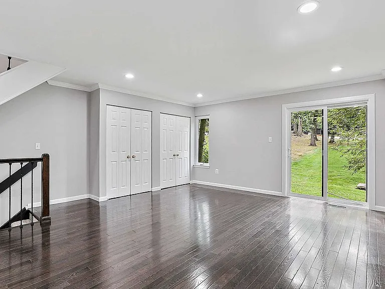 7008 Sherwood Rd #36 — Photo 13