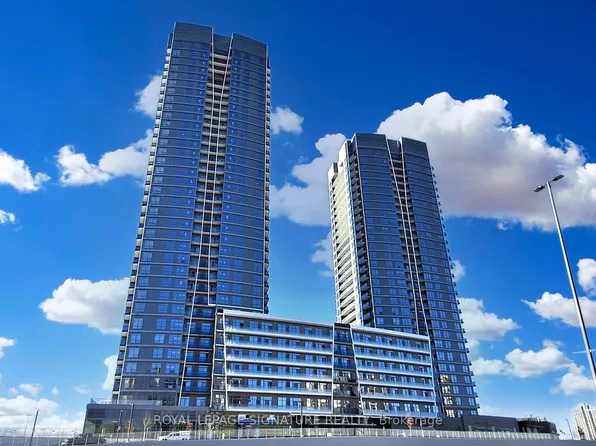30 Upper Mall Way, Vaughan, ON