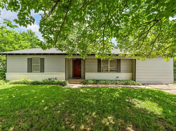 607 E Pine St, West, TX 76691