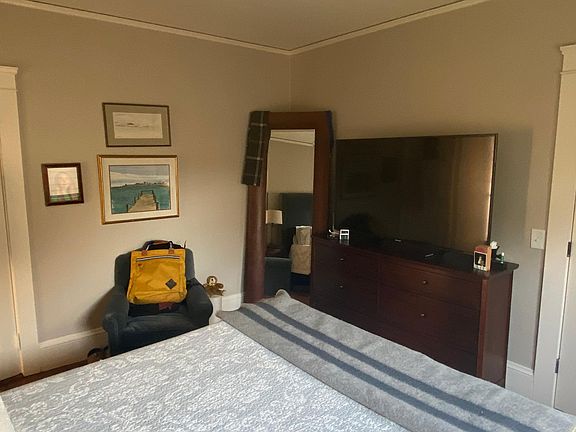 5th image of 142 Evergreen St Floor 2