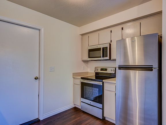 3rd image of 1151 SW Kaleeton Loop #1