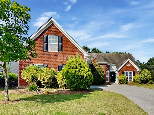 3805 Hawk Tail Dr, Loganville, GA 30052