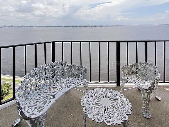 5th image of 3301 Bayshore Blvd Unit 2208