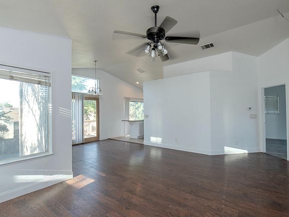 5th image of 2425 E Houston Ave