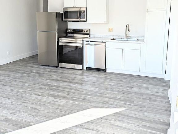 3rd image of 127 E Fleming Ave APT B